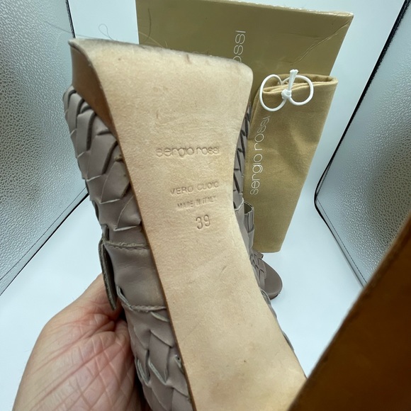 Sergio Rossi sz 39 (8.5) blush leather woven platforms w/silver buckle 5” heel - Picture 5 of 6